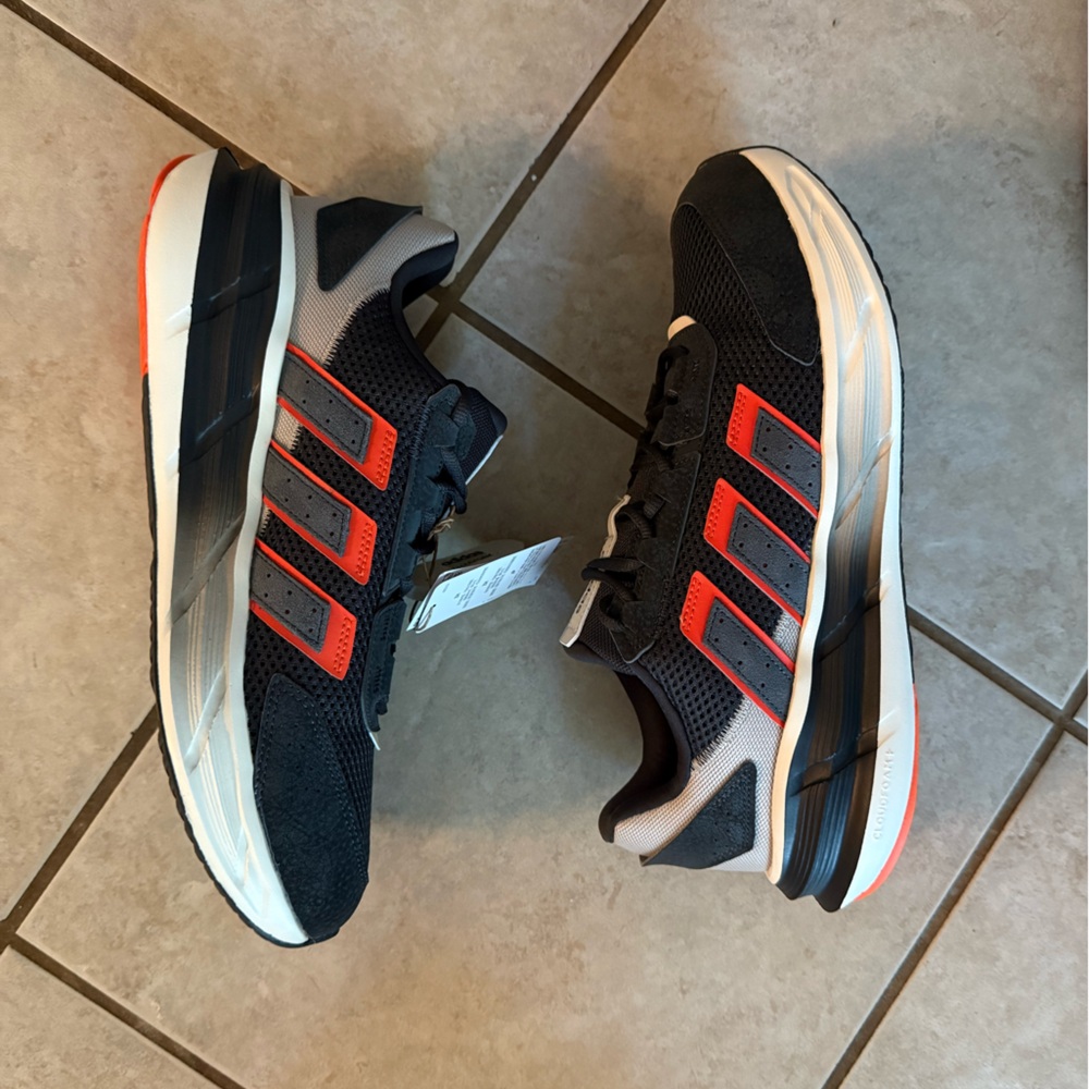 Men’s Adidas Sneakers, Size 11.5, Cloud Foam, NEW